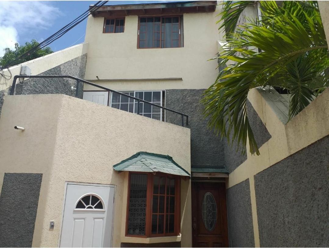 Pearl Of The City New Kingston Exterior foto
